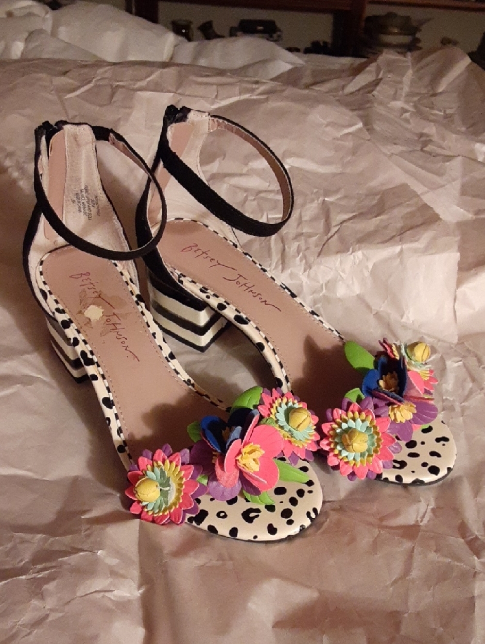 Betsey Johnson Multi-Color Floral Dalmatian Block Heel Sandals Sz 6